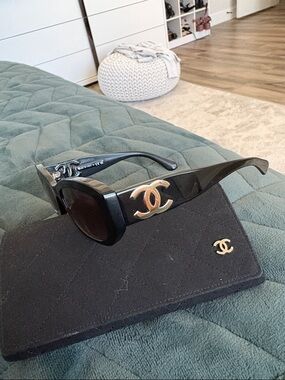 CHANEL Black Sunglasses with Gold CC Emblem
